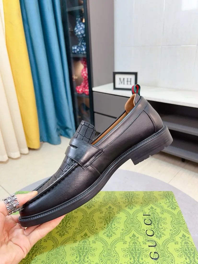 Men's shoes 💰500🌹🌹[GUCCI Gucci] A new style of formal men's leather shoes is coming ~ The original quality upper is made of Italian cowhide➕The leather is soft and delicate, comfortable and soft. The top layer of genuine leather, rubber wear-resistant outsole, the shoe shape is dignified and domineering, and the luxury charm is not concealed! The natural and free nouveau riche leads the trend. Code number: 38-44